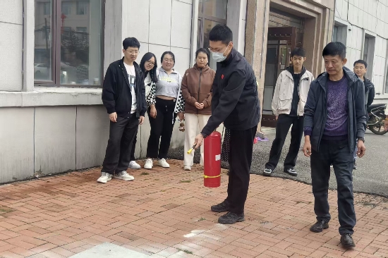 1760143446383460.jpg 營林處開展消防演練(1).jpg